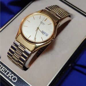 Seiko Vintage Gold Tone Day Date Classic Men's Watch